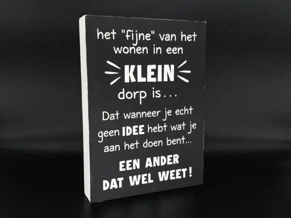 Wonen in een klein dorp - zwart-