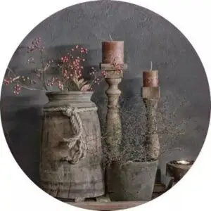 Kruik met bloemen en kaarsen 30 cm