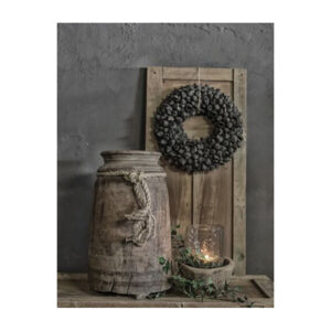 Krans met Nepalese pot en kaars